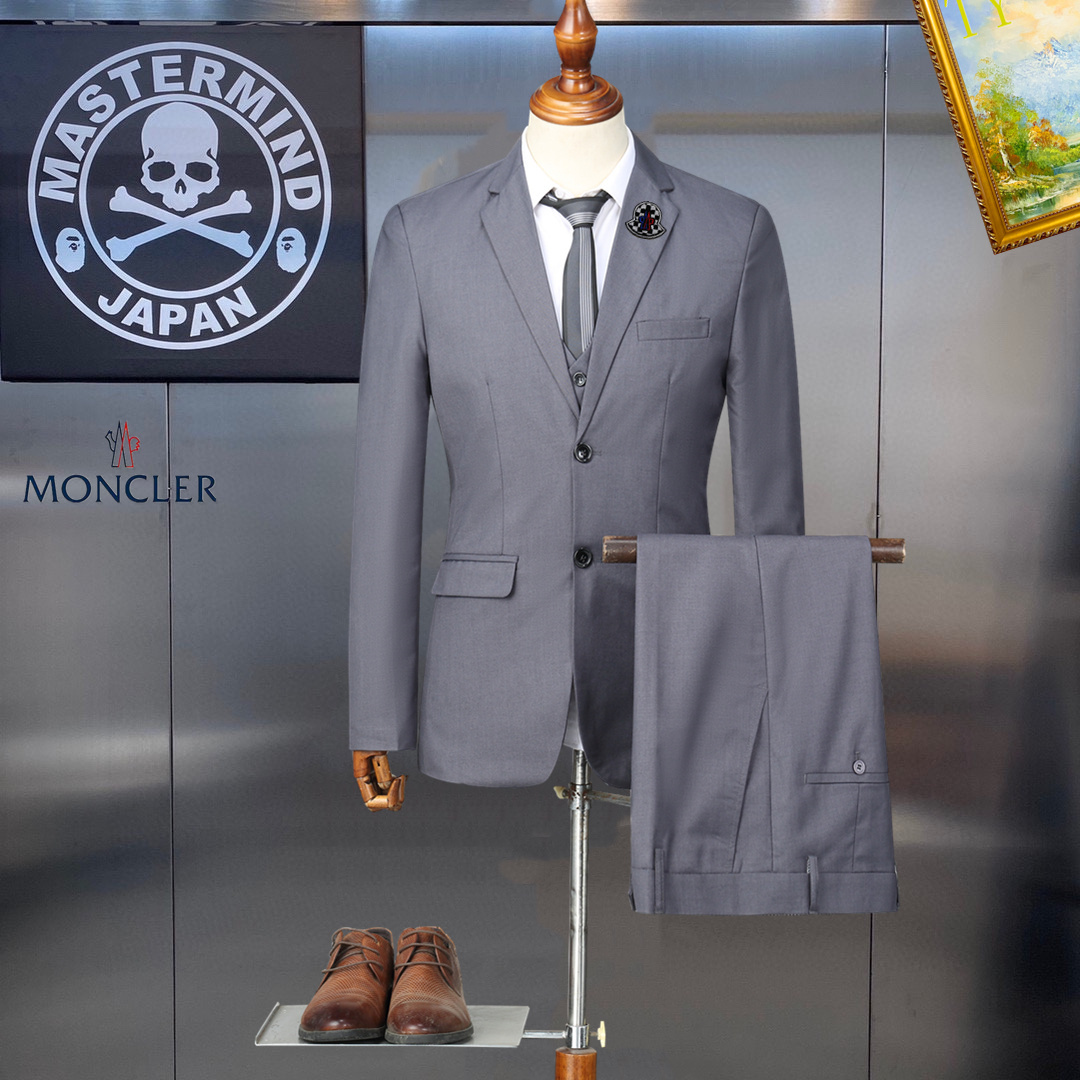 Moncler Business Suit